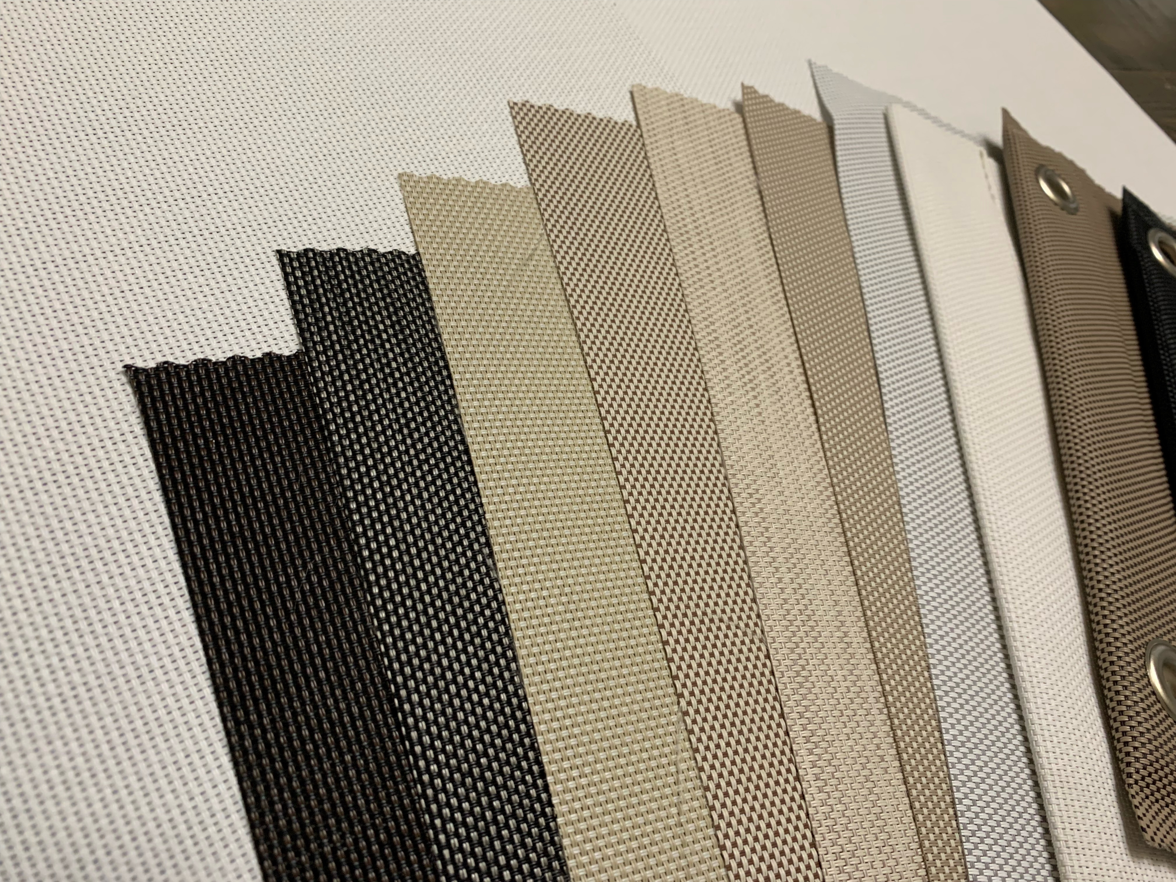 Roll-down shade color sample
