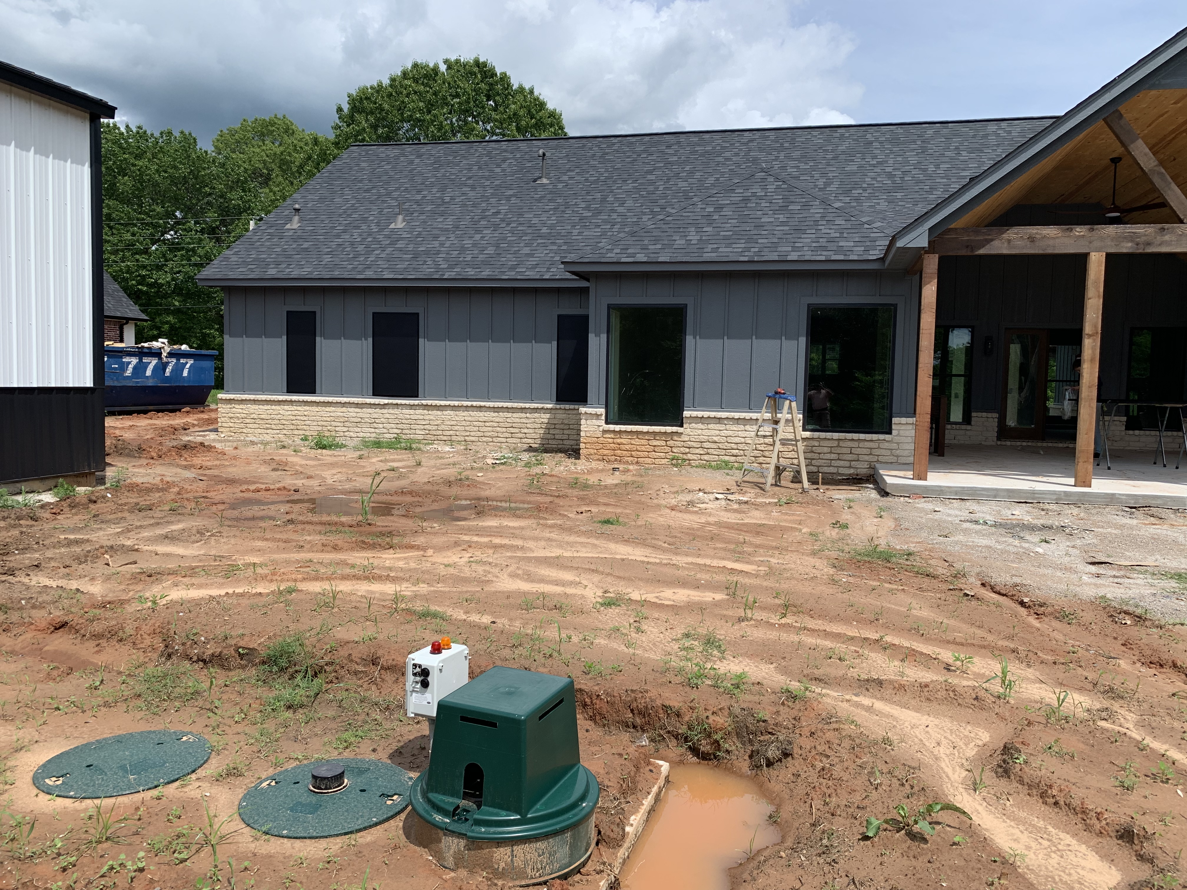 Residential screened porch installation
